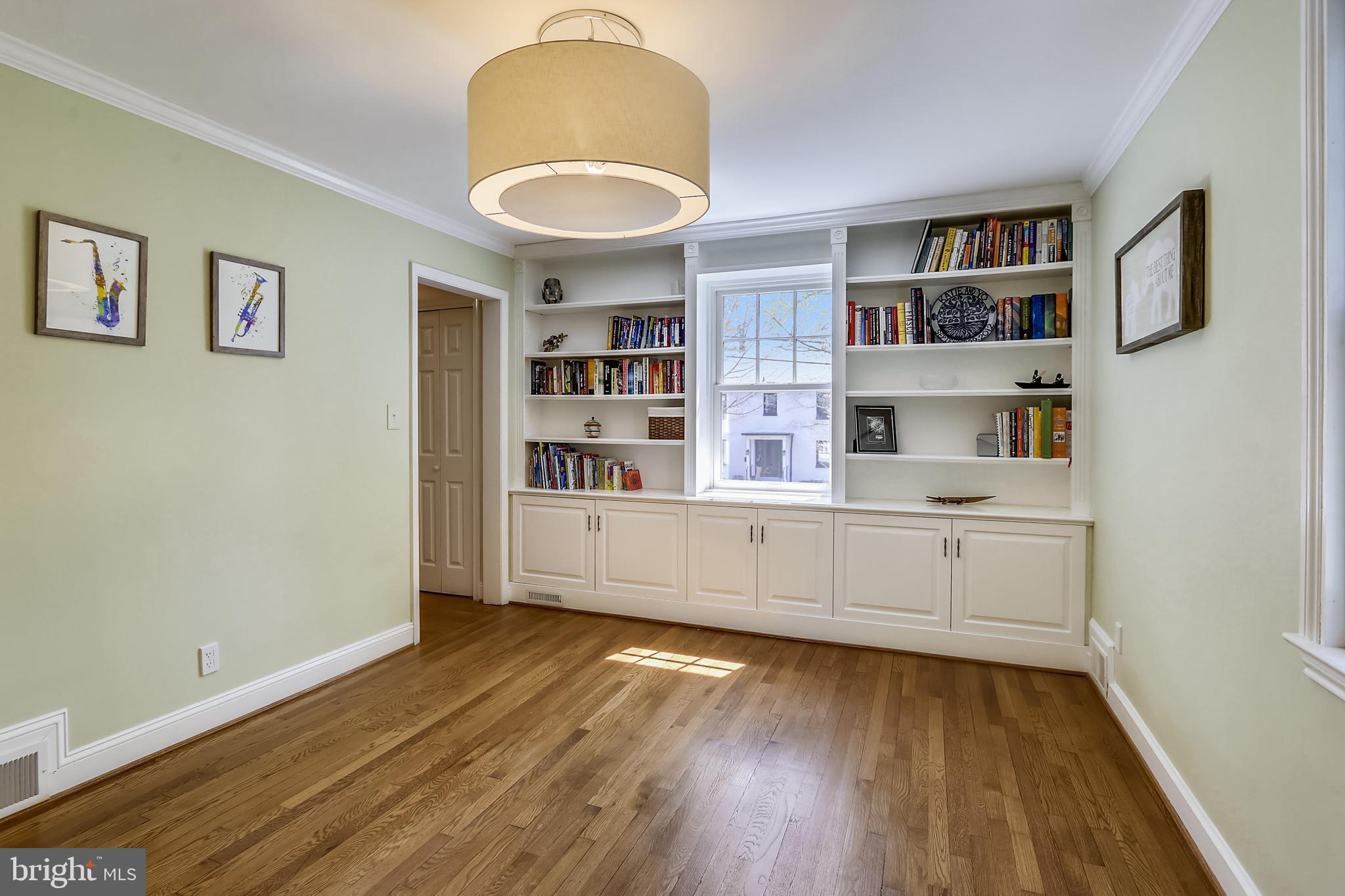 5617 Overlea Road Bethesda, MD 20816 - Photo 12 of 34 Office/Den/Music Room