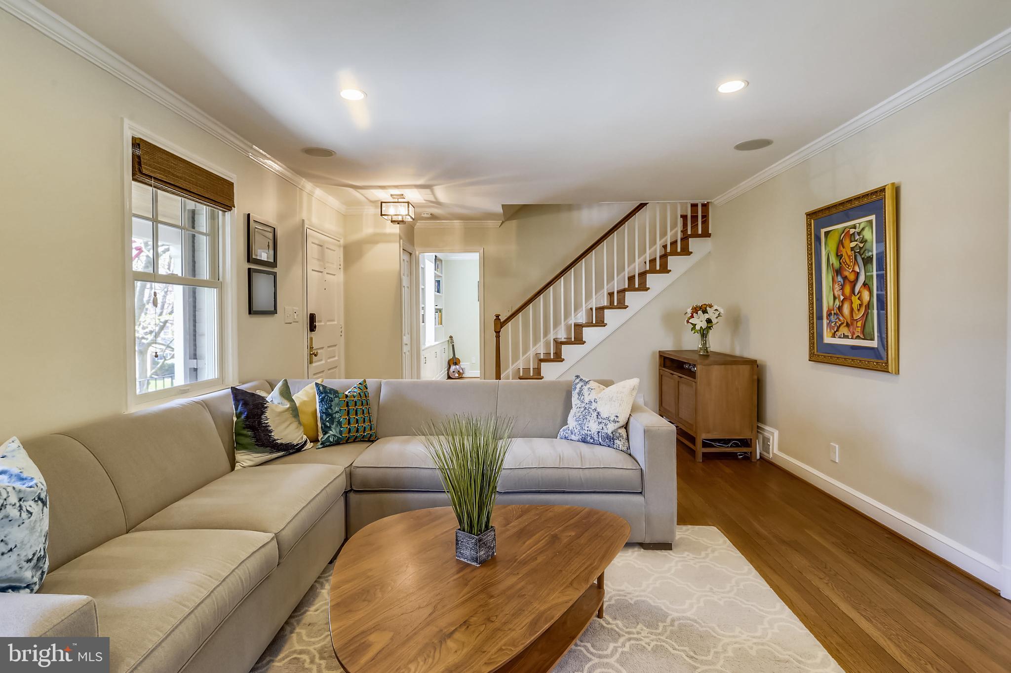 5617 Overlea Road Bethesda, MD 20816 - Photo 3 of 34 Living Room