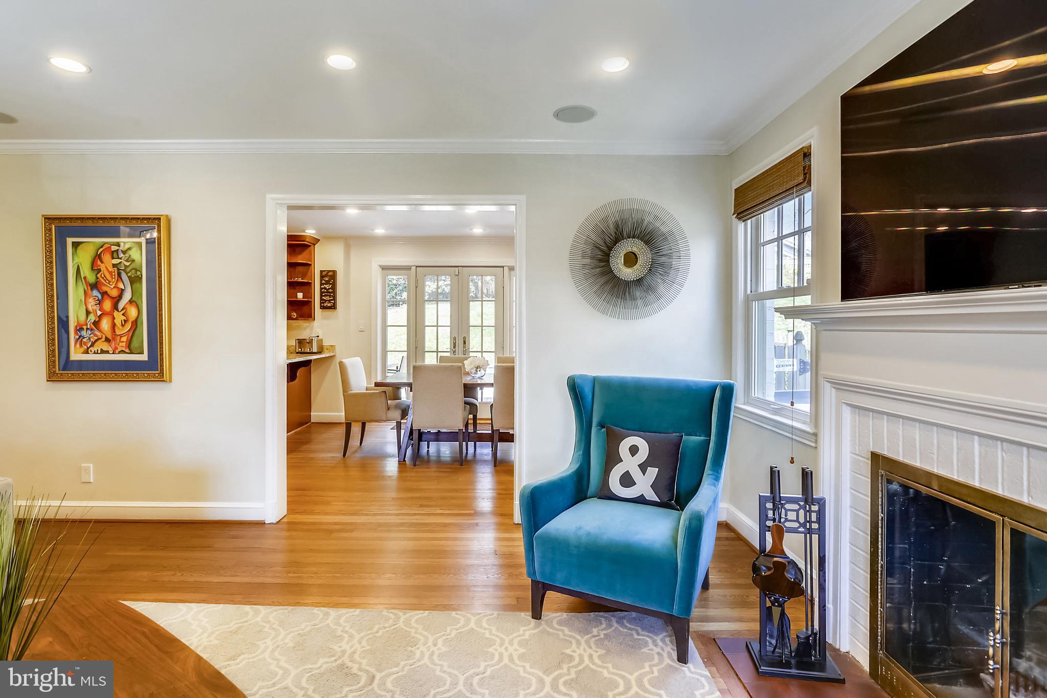 5617 Overlea Road Bethesda, MD 20816 - Photo 6 of 34 Living Room