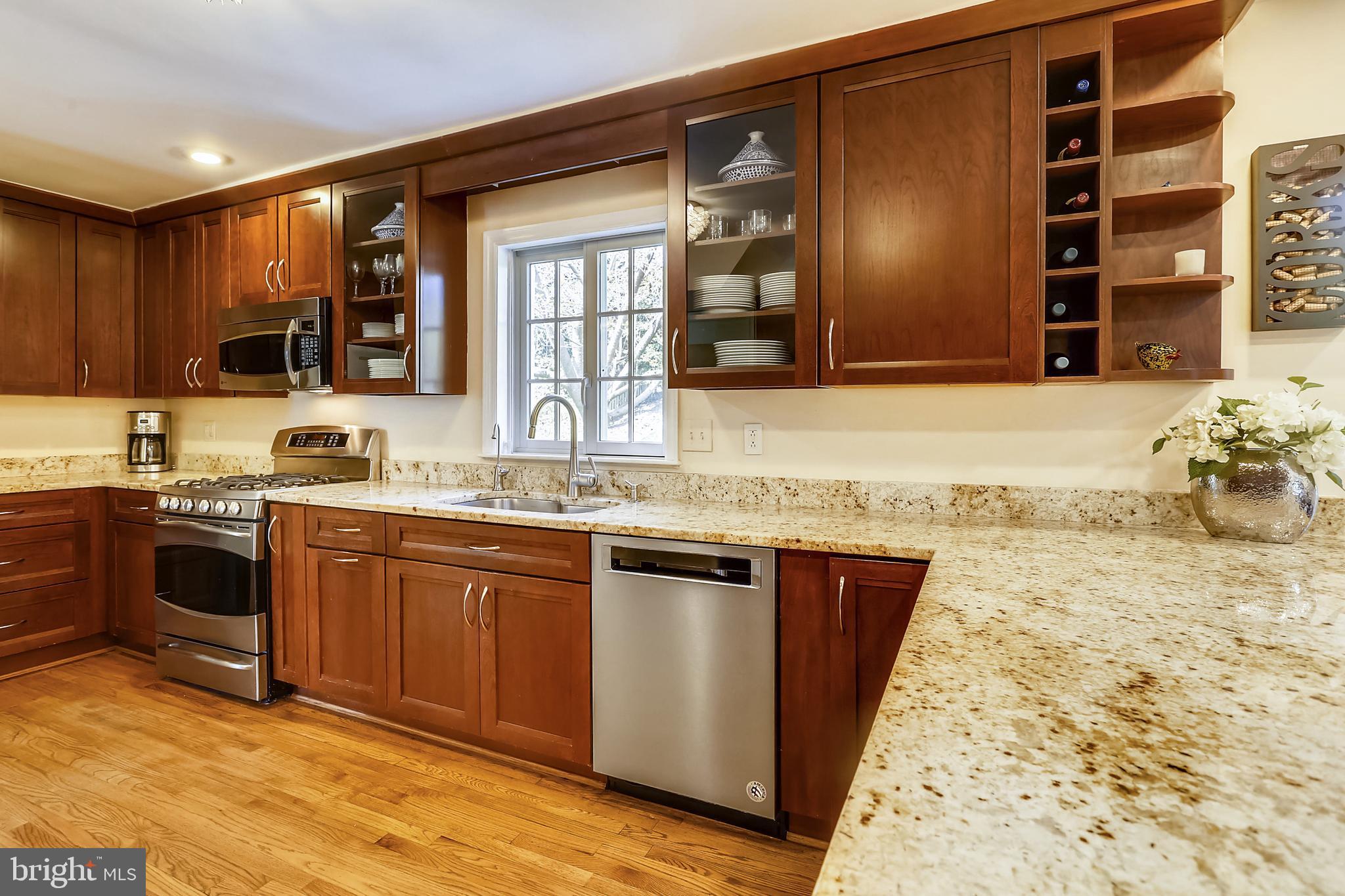 5617 Overlea Road Bethesda, MD 20816 - Photo 10 of 34 KItchen