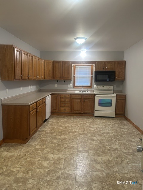30 Stony Hill Road Brookfield, CT 06804 - Photo 13 of 22 Large, fully equipped with appliances, lots of counter space and cabinetry