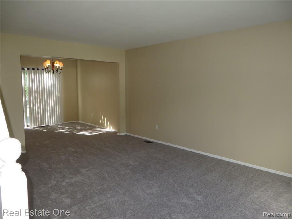 1629 Dancer Drive Rochester Hills, MI 48307 - Photo 3 of 28