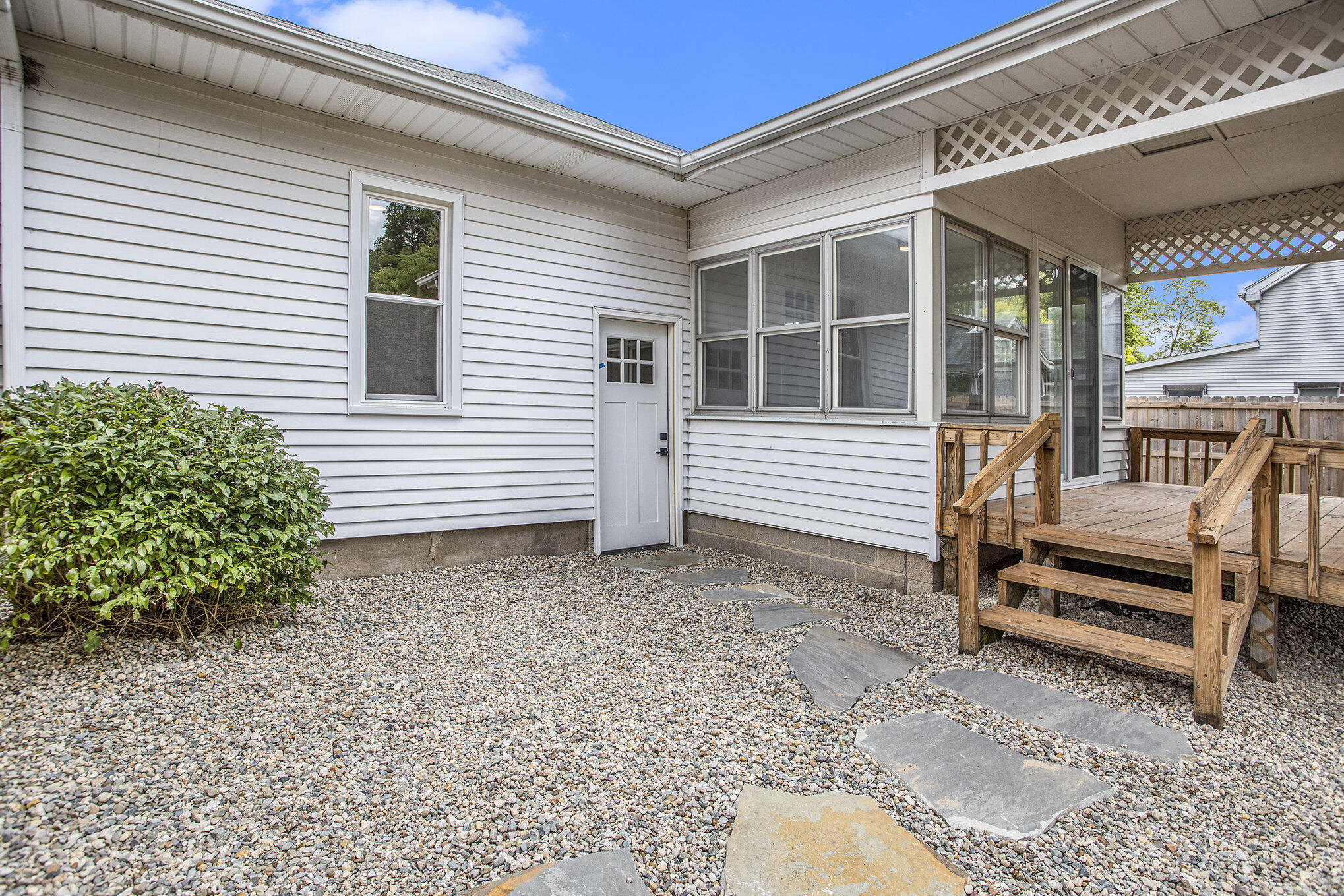 105 Fayette Augusta, MI 49012 - Photo 23 of 27 023_dng-32