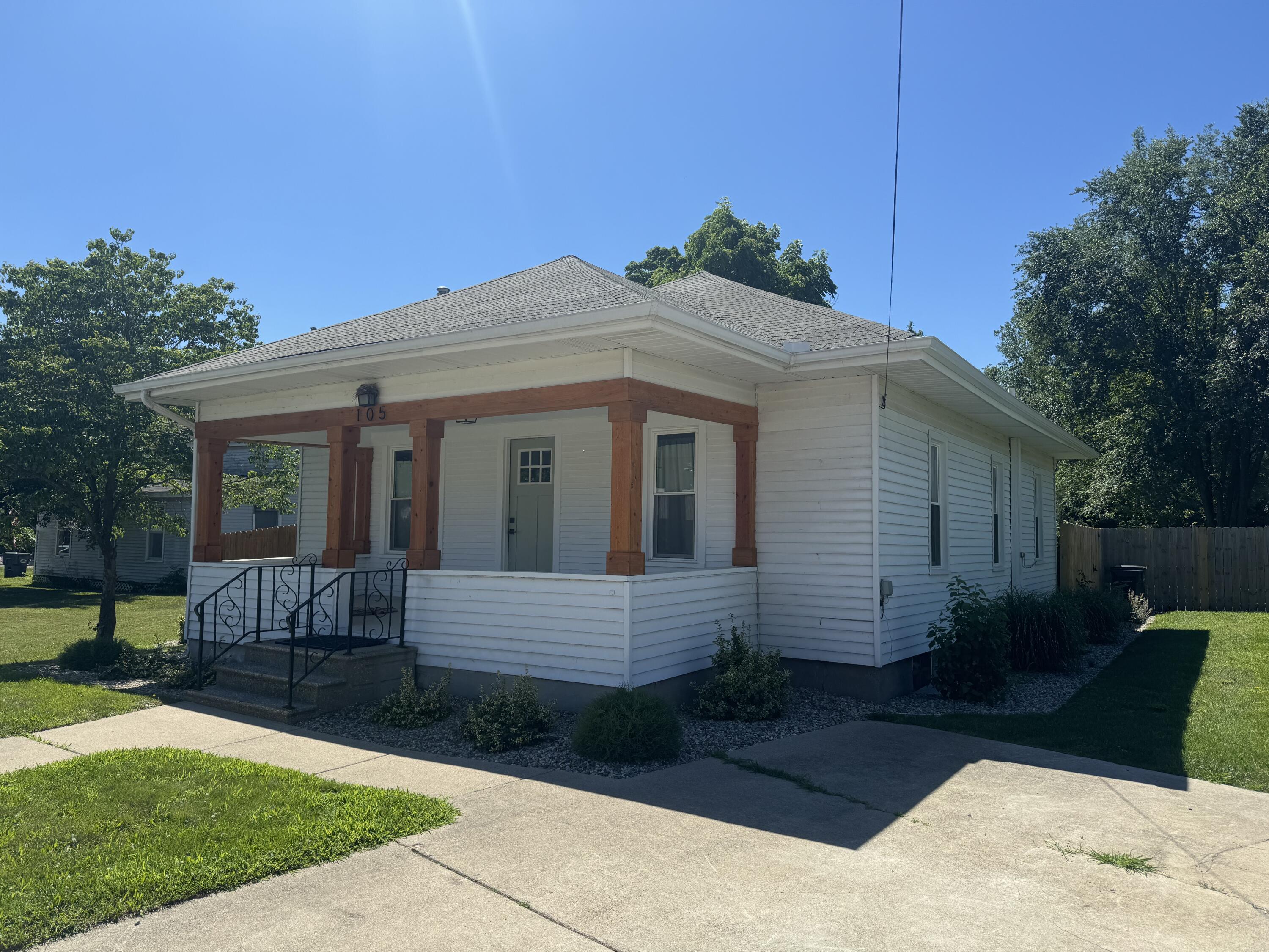 105 Fayette Augusta, MI 49012 - Photo 4 of 27 IMG_5634
