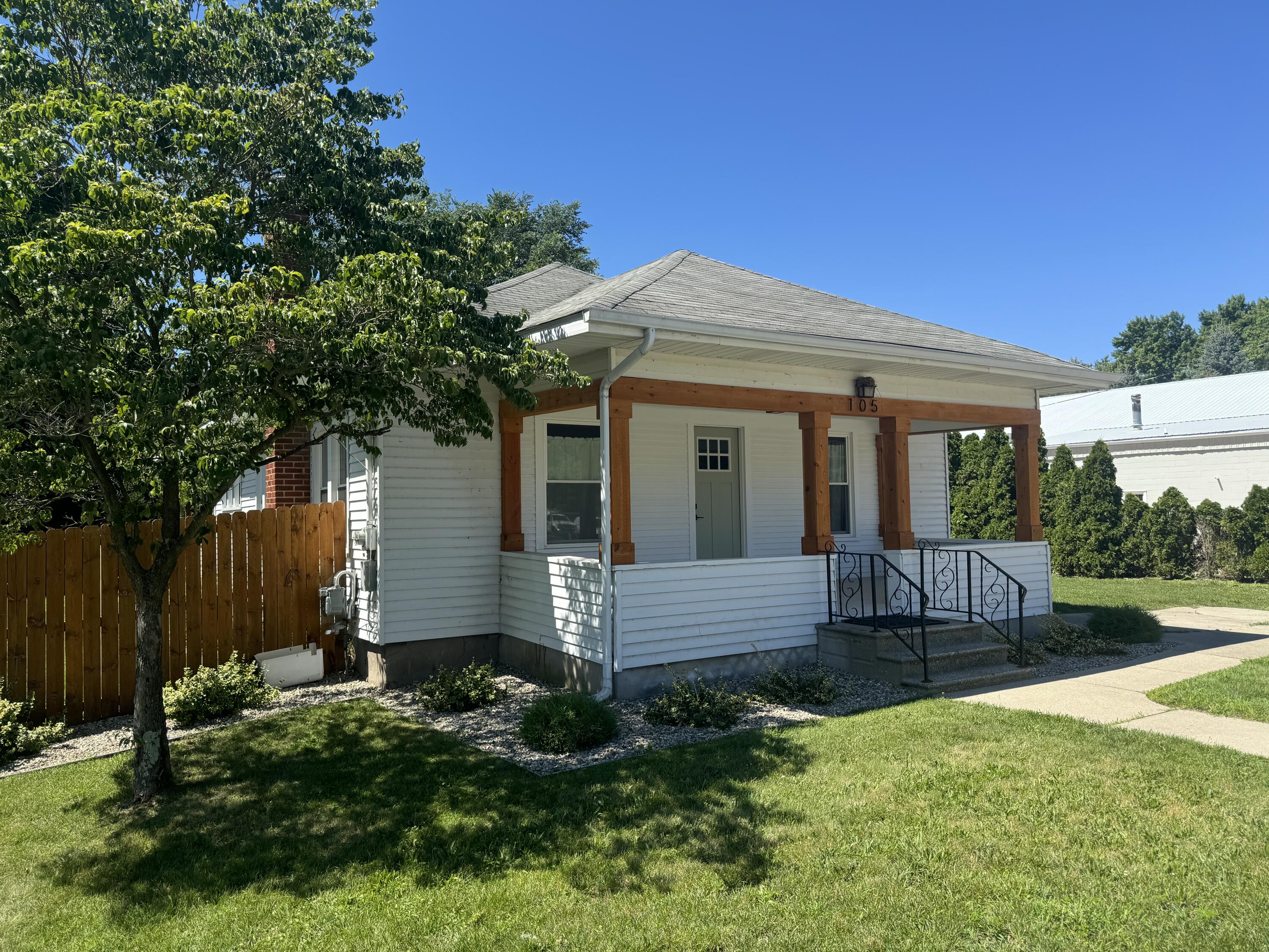 105 Fayette Augusta, MI 49012 - Photo 5 of 27 IMG_5635