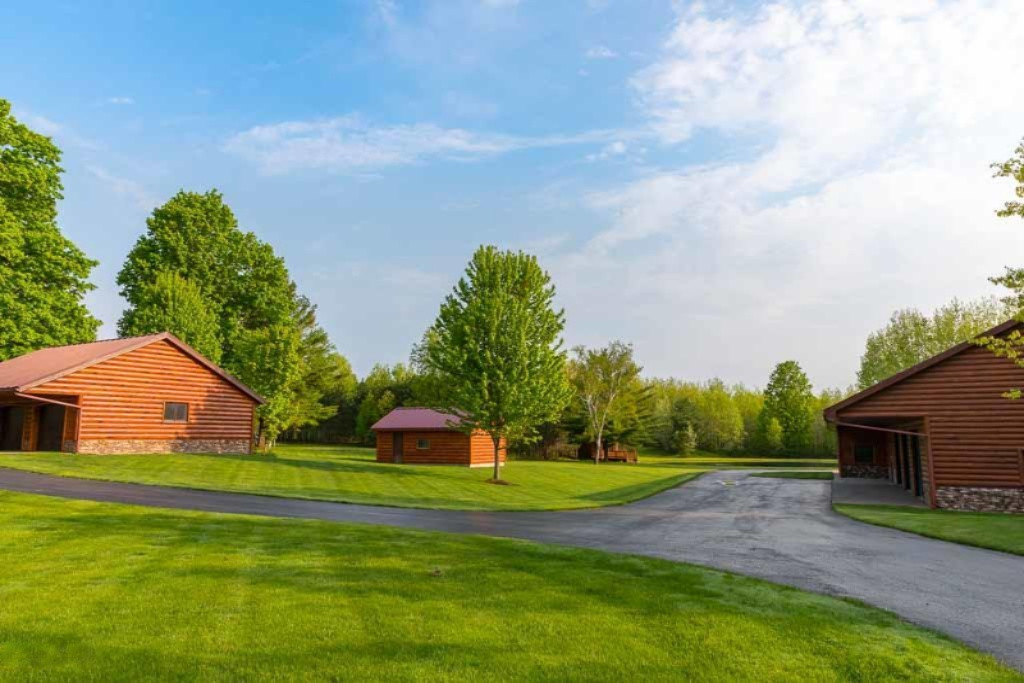 2199 East Bailey Road Comins, MI 48619 - Photo 9 of 54 Yoder Residence - Web Quality-18