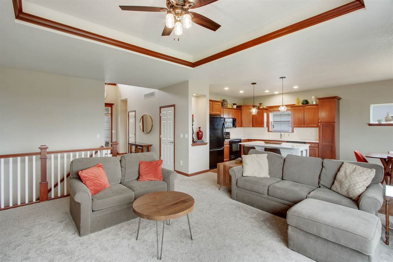 6607 Harrison Road Southwest Cedar Rapids, IA 52404 - Photo 7 of 34 Gallery Image 7