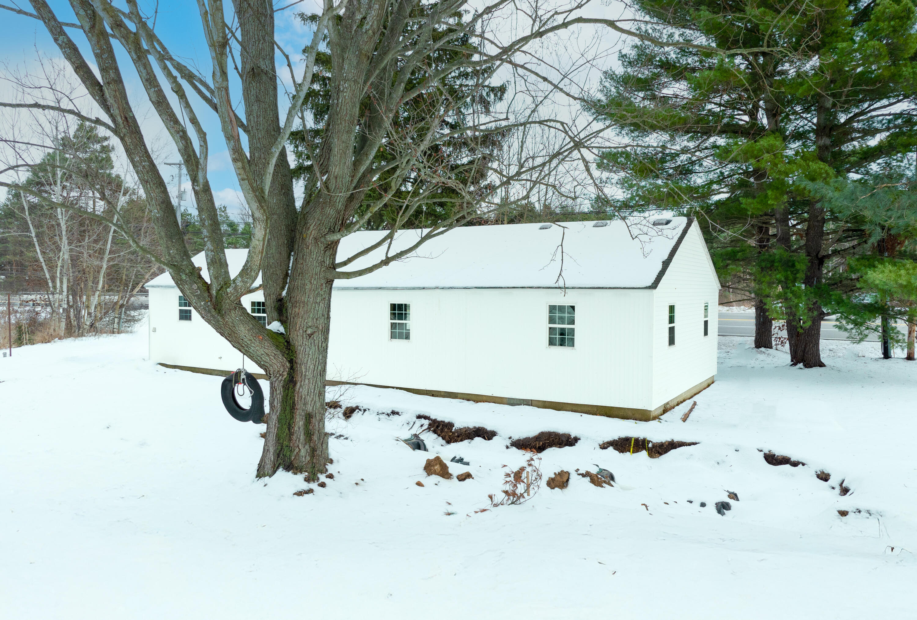 3701 Holton Road Muskegon, MI 49445 - Photo 20 of 22 6. Ext. Rear Right Corner