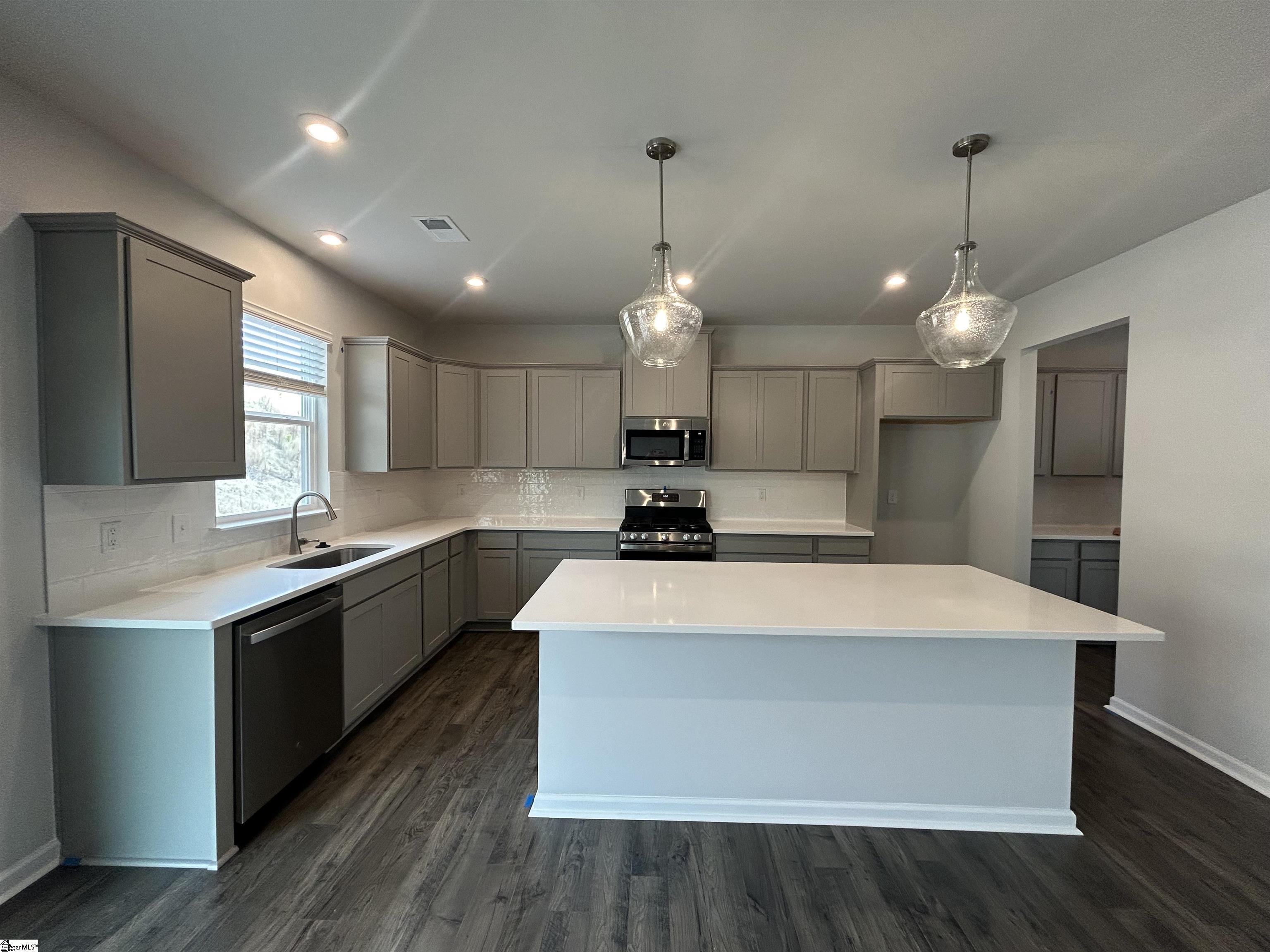 215 Thurgood Drive Extension Greenville, SC 29607 - Photo 5 of 38