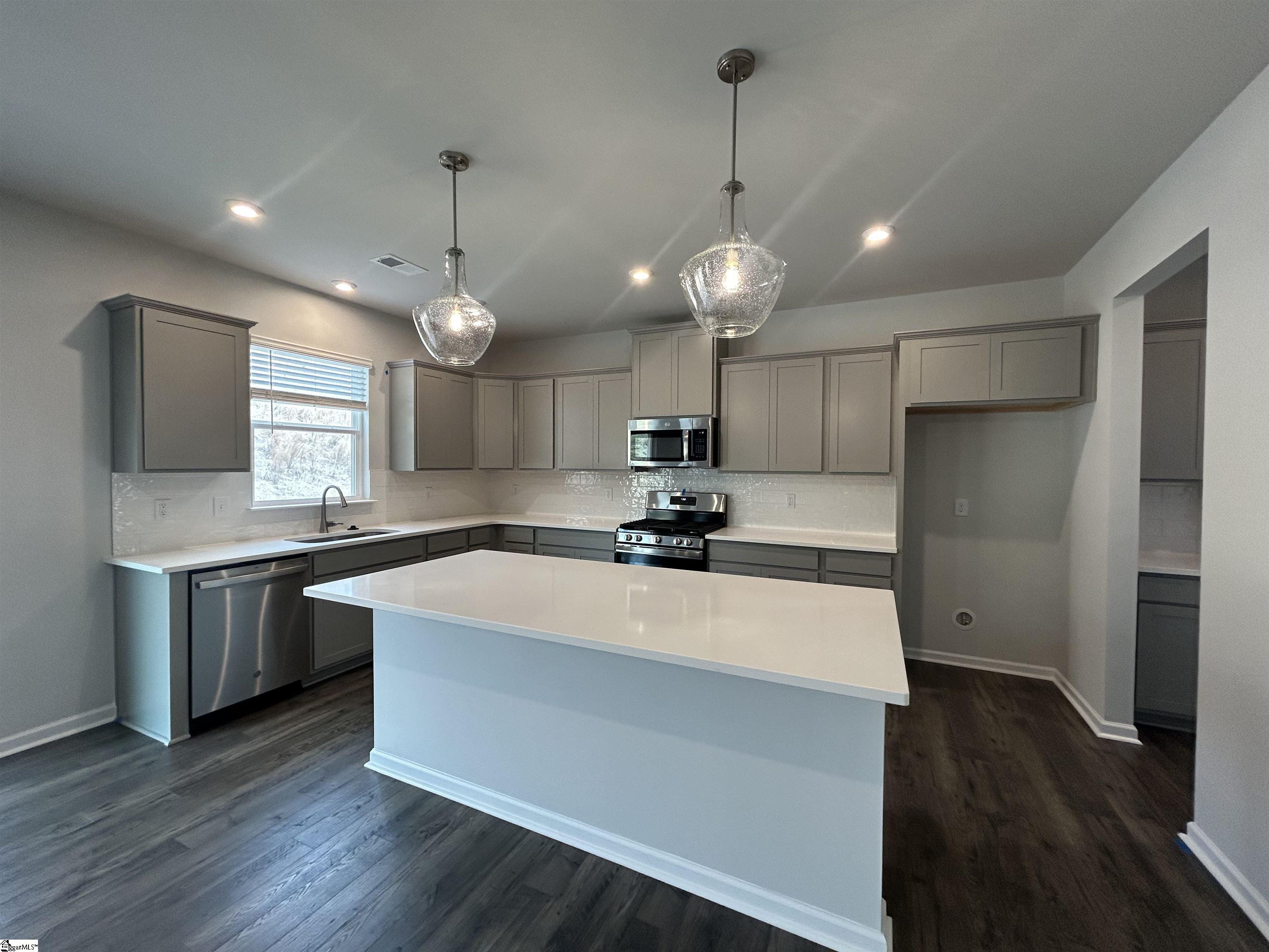 215 Thurgood Drive Extension Greenville, SC 29607 - Photo 6 of 38