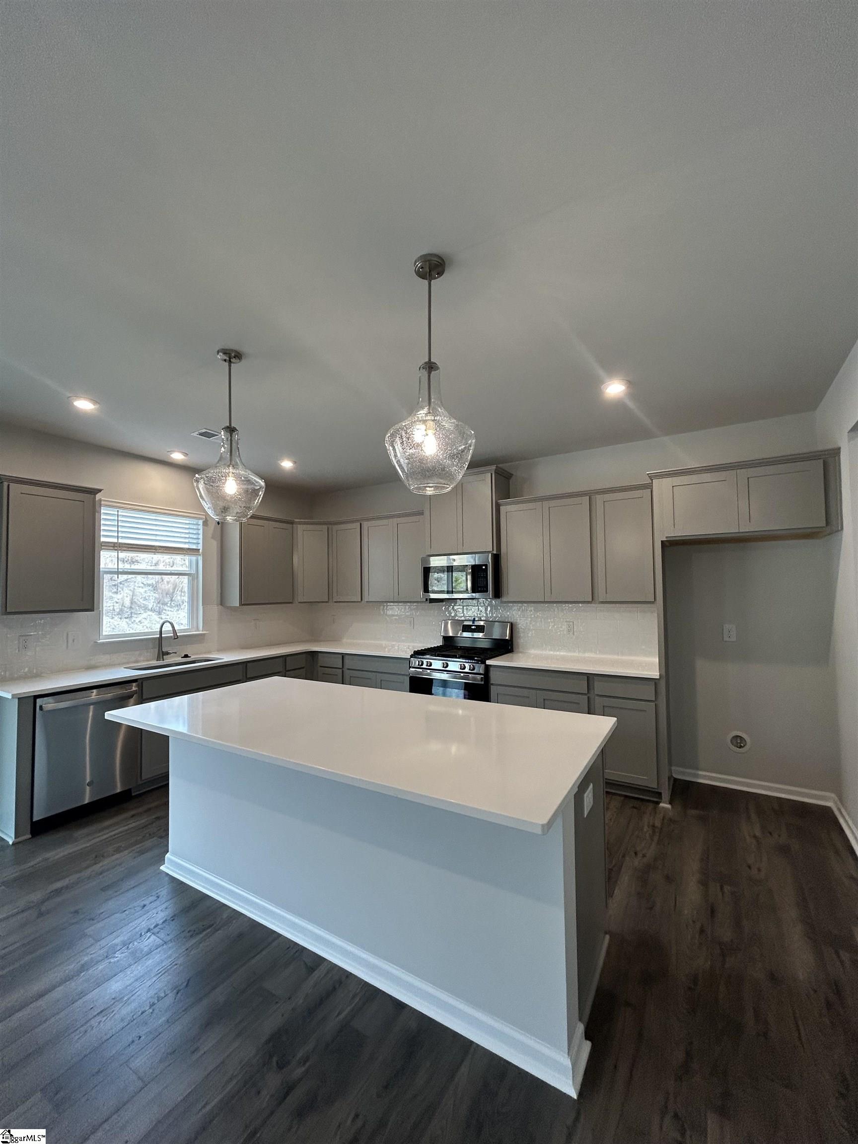 215 Thurgood Drive Extension Greenville, SC 29607 - Photo 8 of 38