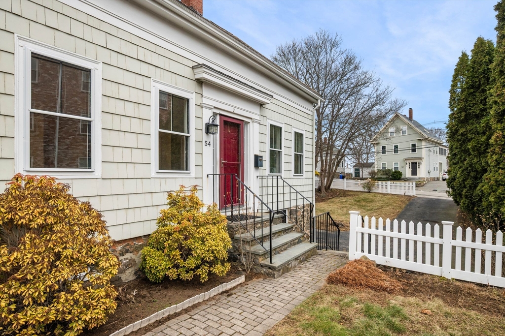 54 Rowland Street Marblehead, MA 01945 - Photo 2 of 33