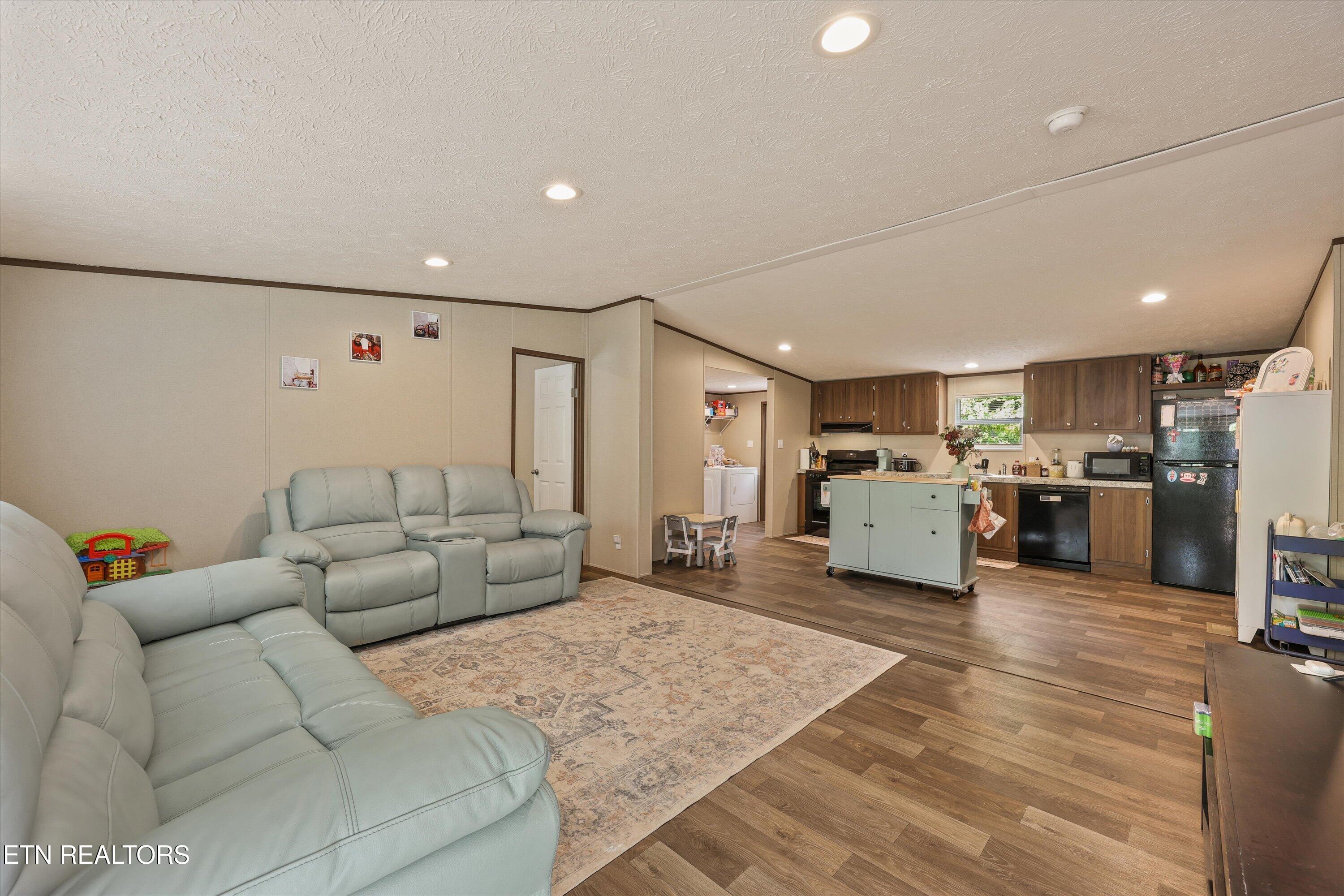 1487 Shields Ferry Road Morristown, TN 37814 - Photo 5 of 25 05-1487 Shields Ferry Rd09
