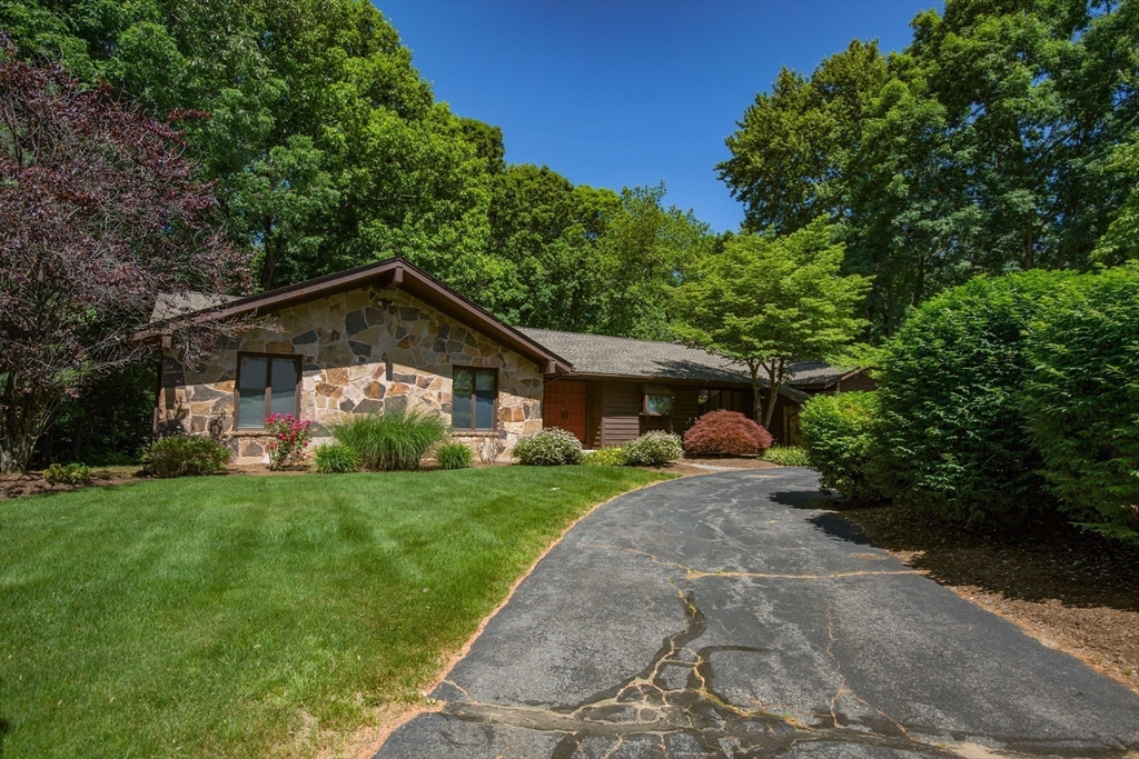 26 Brooks Road Longmeadow, MA 01106 - Photo 5 of 41