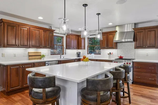 $1,595,000 | 126 Courtland Street, Excelsior, MN 55331