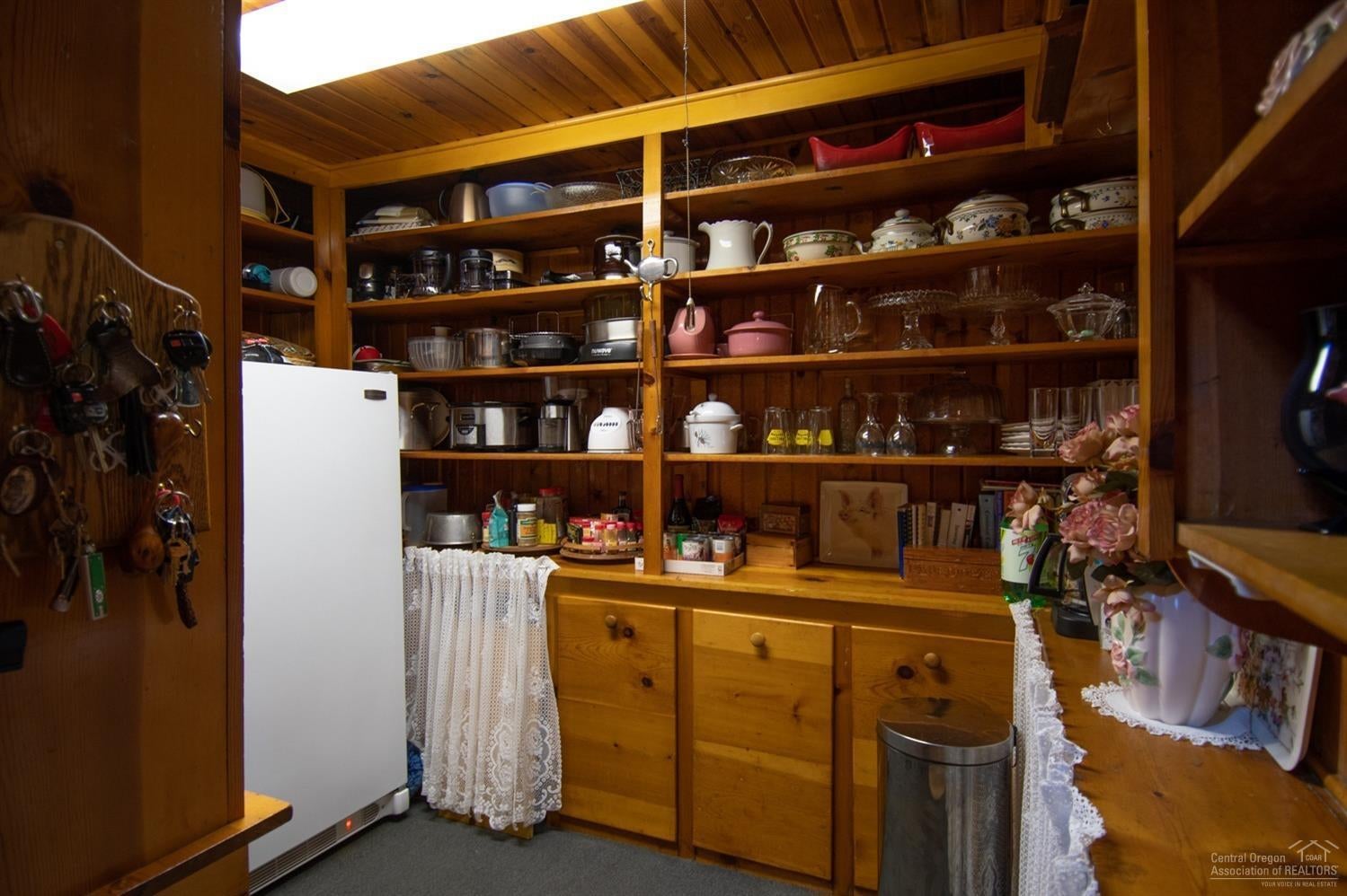 26237 Southwest Pine Lodge Road Camp Sherman, OR 97730 - Photo 6 of 24 Gallery Image 6