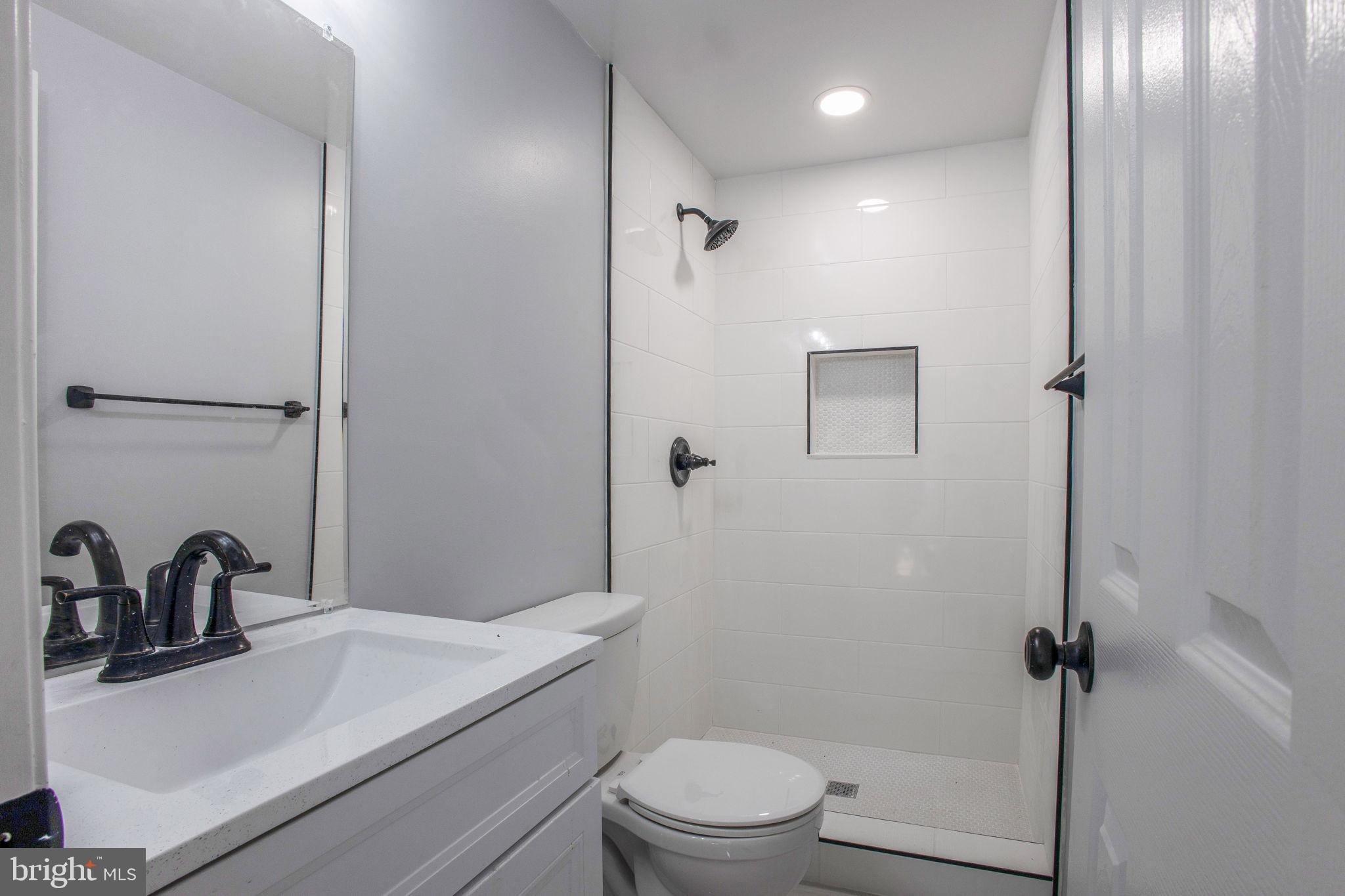 9063 Flamepool Way Columbia, MD 21045 - Photo 10 of 19 Master Bathroom