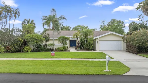 $679,000 | 12378 Sawgrass Court, Wellington, FL 33414