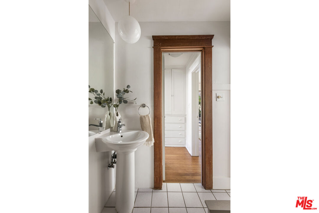 3865 Brunswick Avenue Los Angeles, CA 90039 - Photo 23 of 44 a en suite bathroom with a sink
