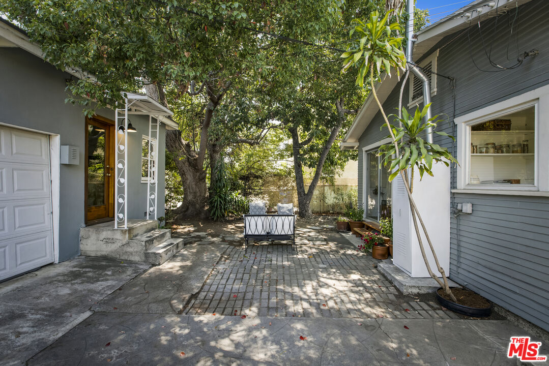 3865 Brunswick Avenue Los Angeles, CA 90039 - Photo 28 of 44 a view of a bench in the backyard