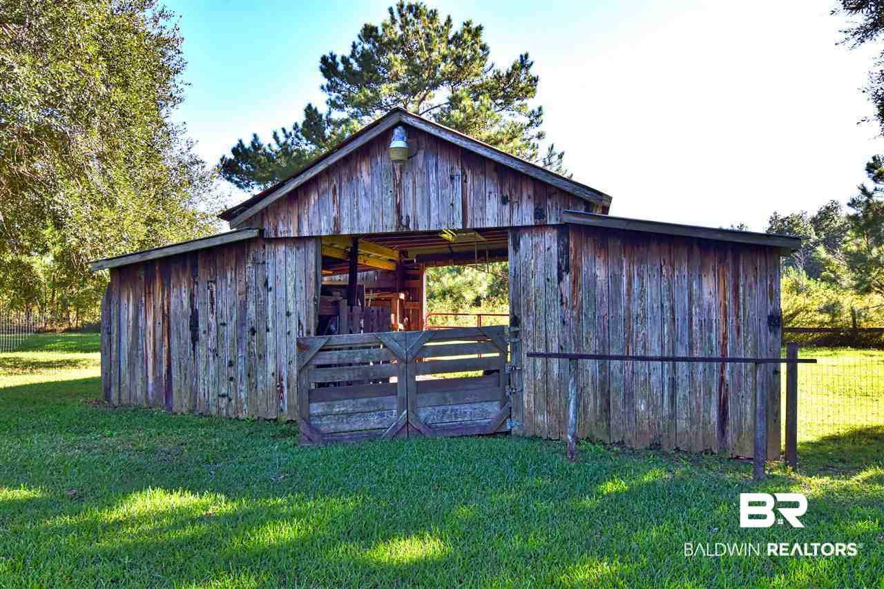 7851 Cuss Fork Road Wilmer, AL 36587 - Photo 4 of 16 barn
