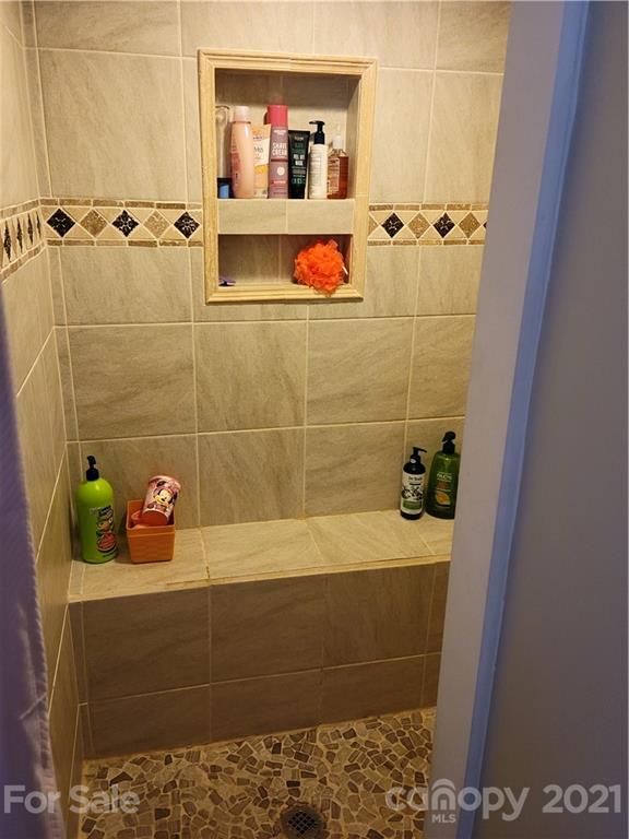 4800 Johnson Bridge Road Hickory, NC 28602 - Photo 11 of 28 Gallery Image 11
