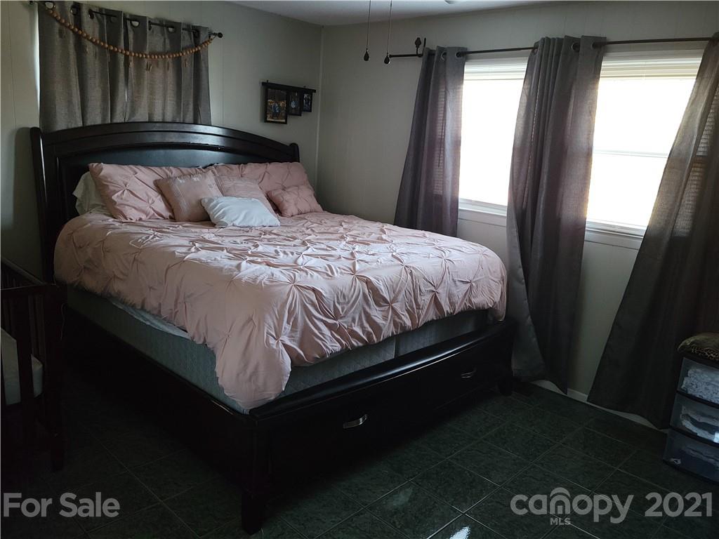 4800 Johnson Bridge Road Hickory, NC 28602 - Photo 16 of 28 Gallery Image 16