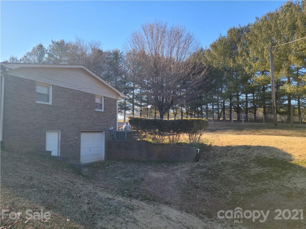 4800 Johnson Bridge Road Hickory, NC 28602 - Photo 21 of 28 Gallery Image 21