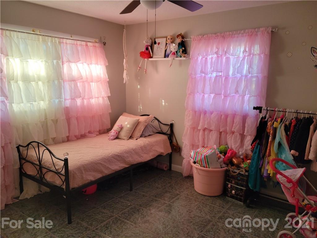 4800 Johnson Bridge Road Hickory, NC 28602 - Photo 10 of 28 Gallery Image 10