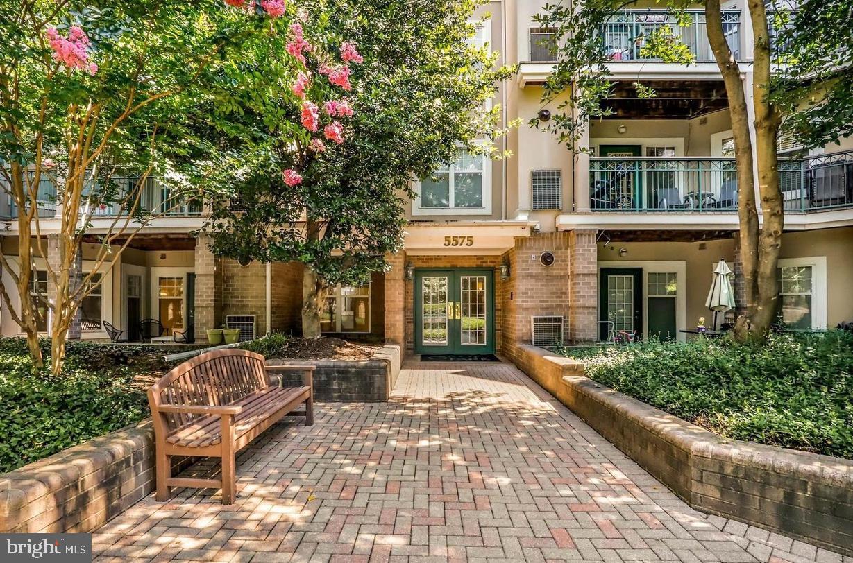 5575 Seminary Road, Unit 116 Falls Church, VA 22041 - Photo 1 of 24