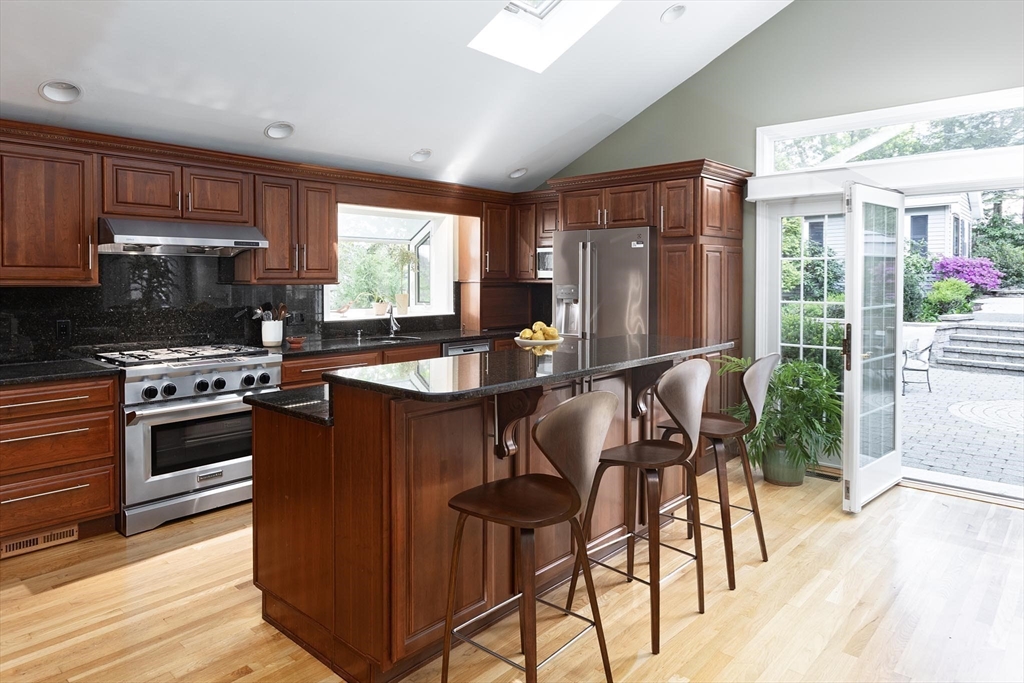 27 Roundwood Road Newton, MA 02464 - Photo 3 of 24