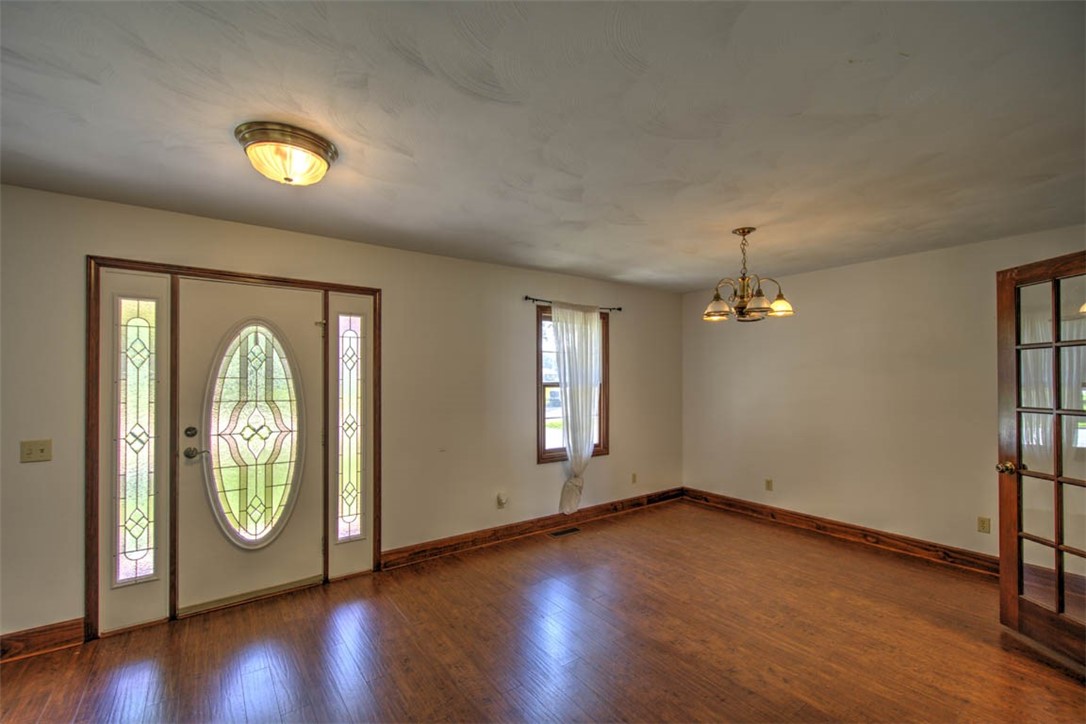 309 North Walnut Street Assumption, IL 62510 - Photo 5 of 35