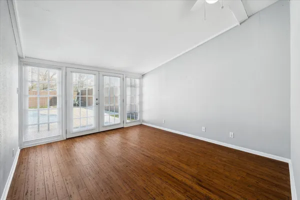 $3,498 | 1444 West 43rd Street, Houston, TX 77018