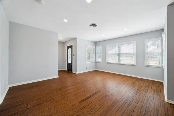 $3,498 | 1444 West 43rd Street, Houston, TX 77018