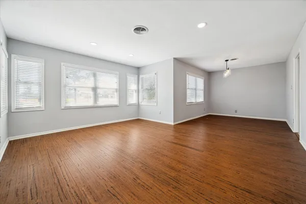 $3,498 | 1444 West 43rd Street, Houston, TX 77018