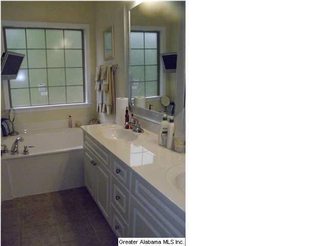108 Chinaberry Lane Alabaster, AL 35114 - Photo 16 of 32