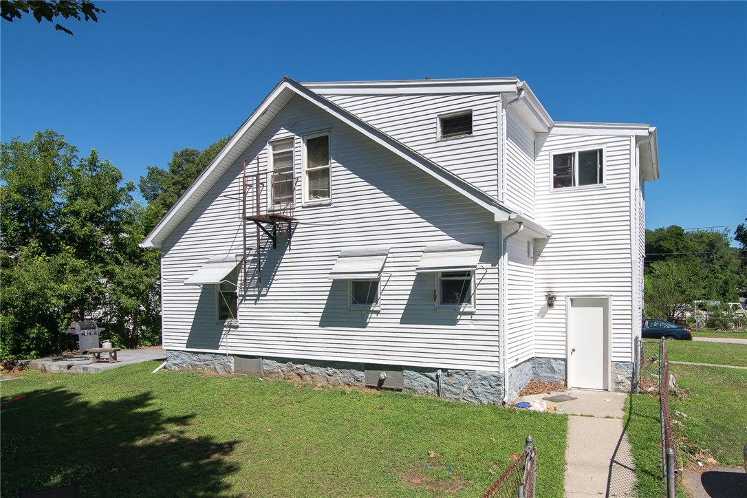 279 Morin Street Woonsocket, RI 02895 - Photo 4 of 15 Gallery Image 4