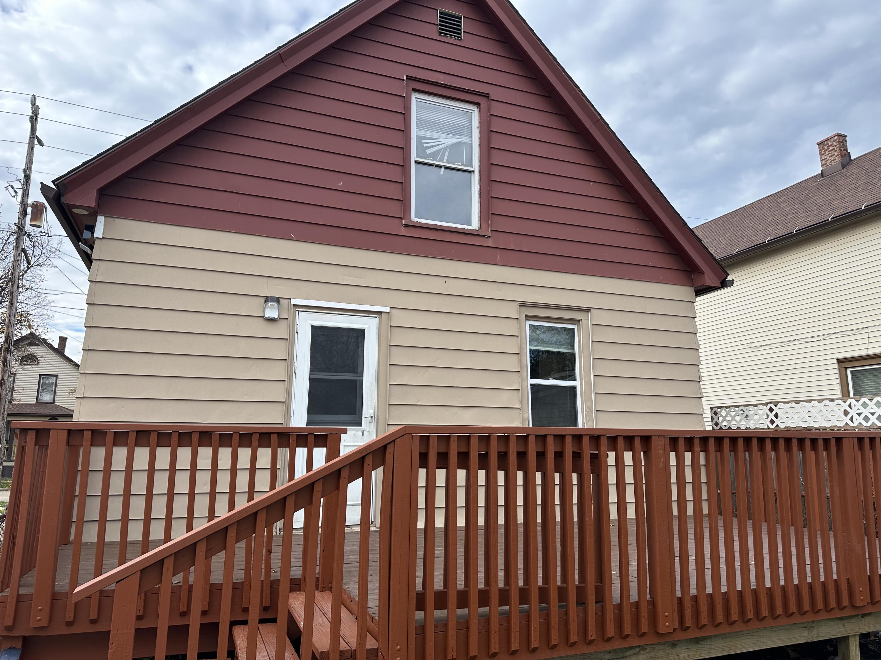 1717 Edgewood Avenue Racine, WI 53404 - Photo 2 of 22 Back Deck
