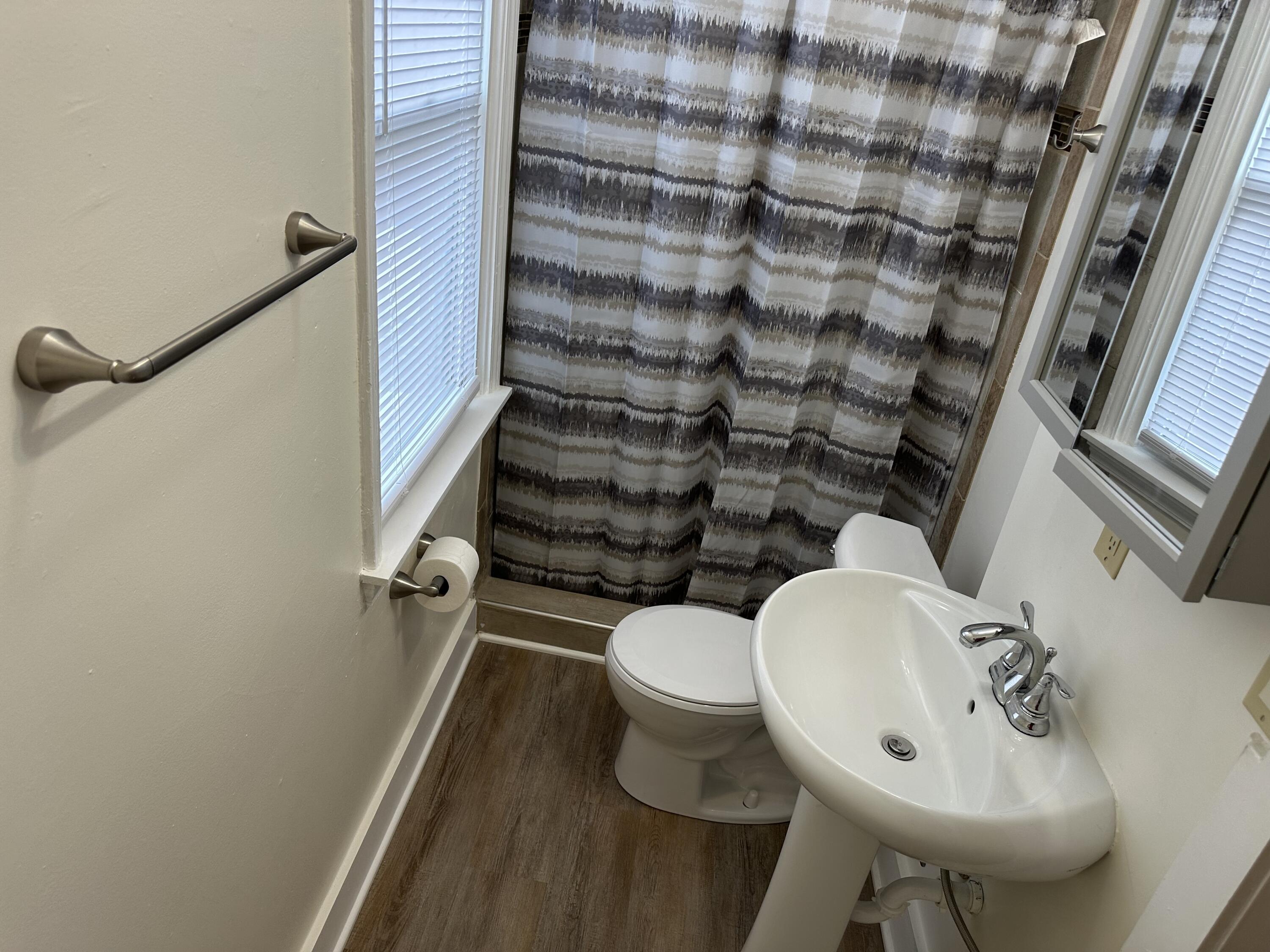 1717 Edgewood Avenue Racine, WI 53404 - Photo 6 of 22 Main full bath