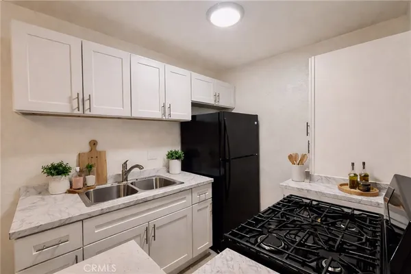 $1,995 | 1810 West Sallie Lane, Unit 7, Anaheim, CA 92804
