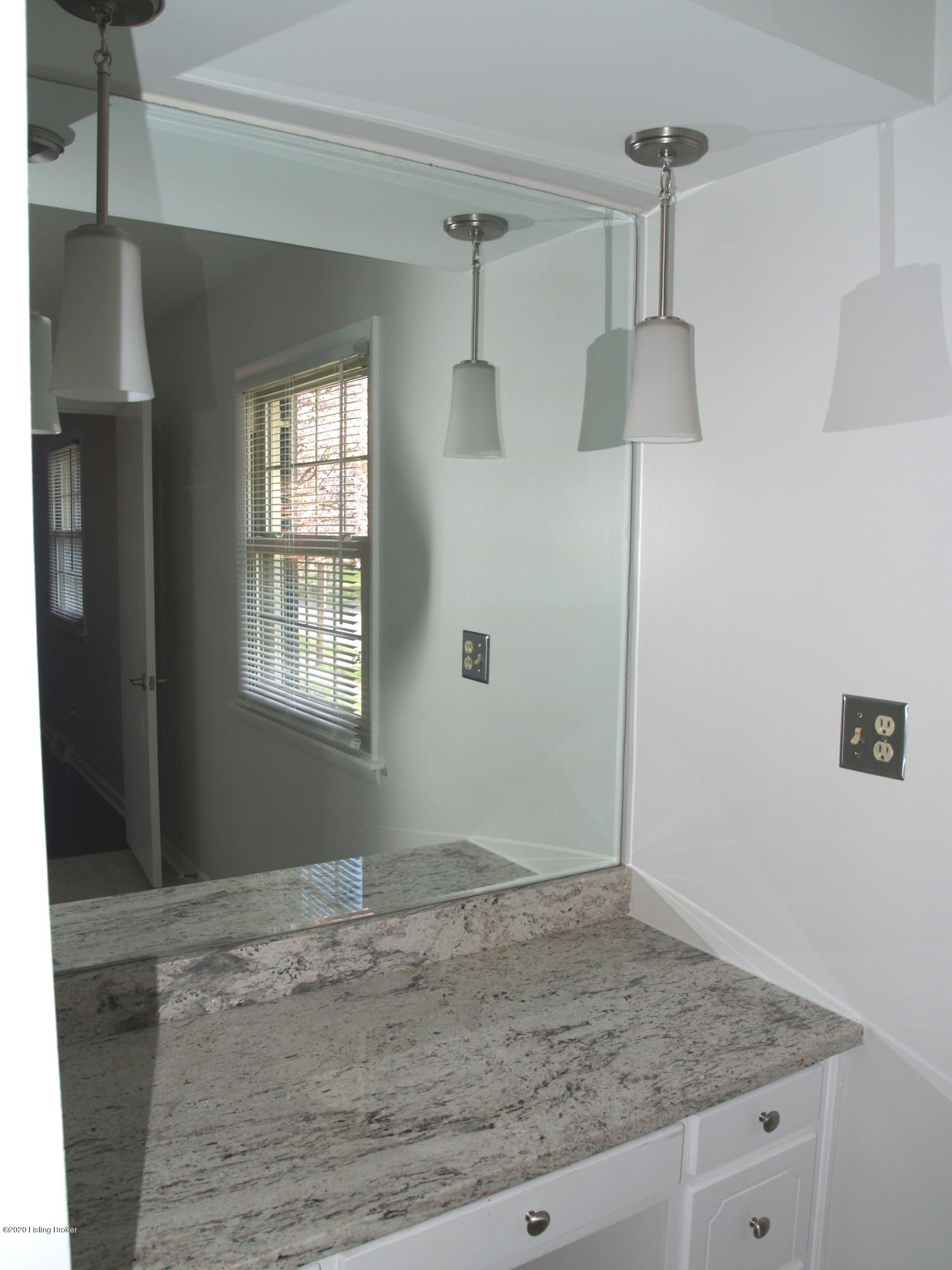 4013 Wimpole Road Louisville, KY 40218 - Photo 25 of 36 P1010686