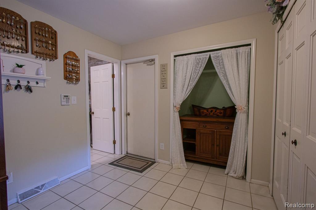 7857 Kendall Road Columbus, MI 48063 - Photo 38 of 72