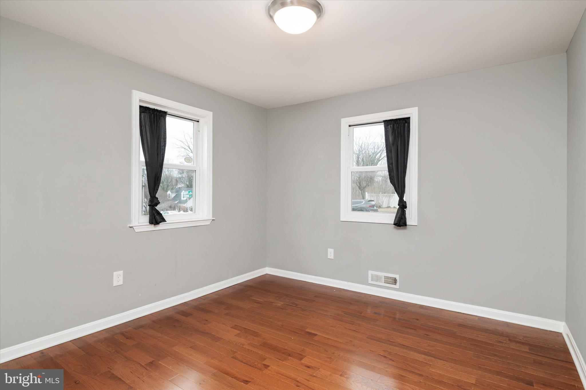 5719 Redmond Street Baltimore, MD 21225 - Photo 11 of 26