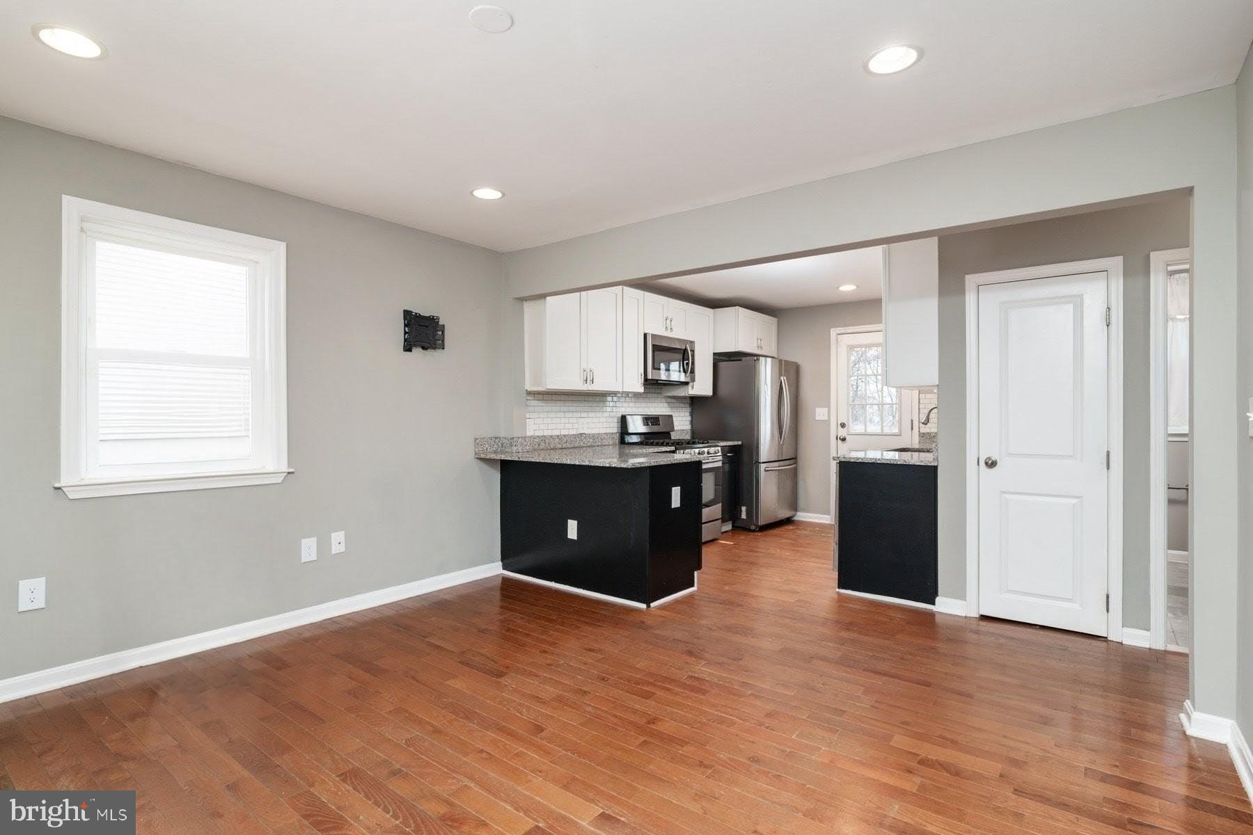 5719 Redmond Street Baltimore, MD 21225 - Photo 4 of 26