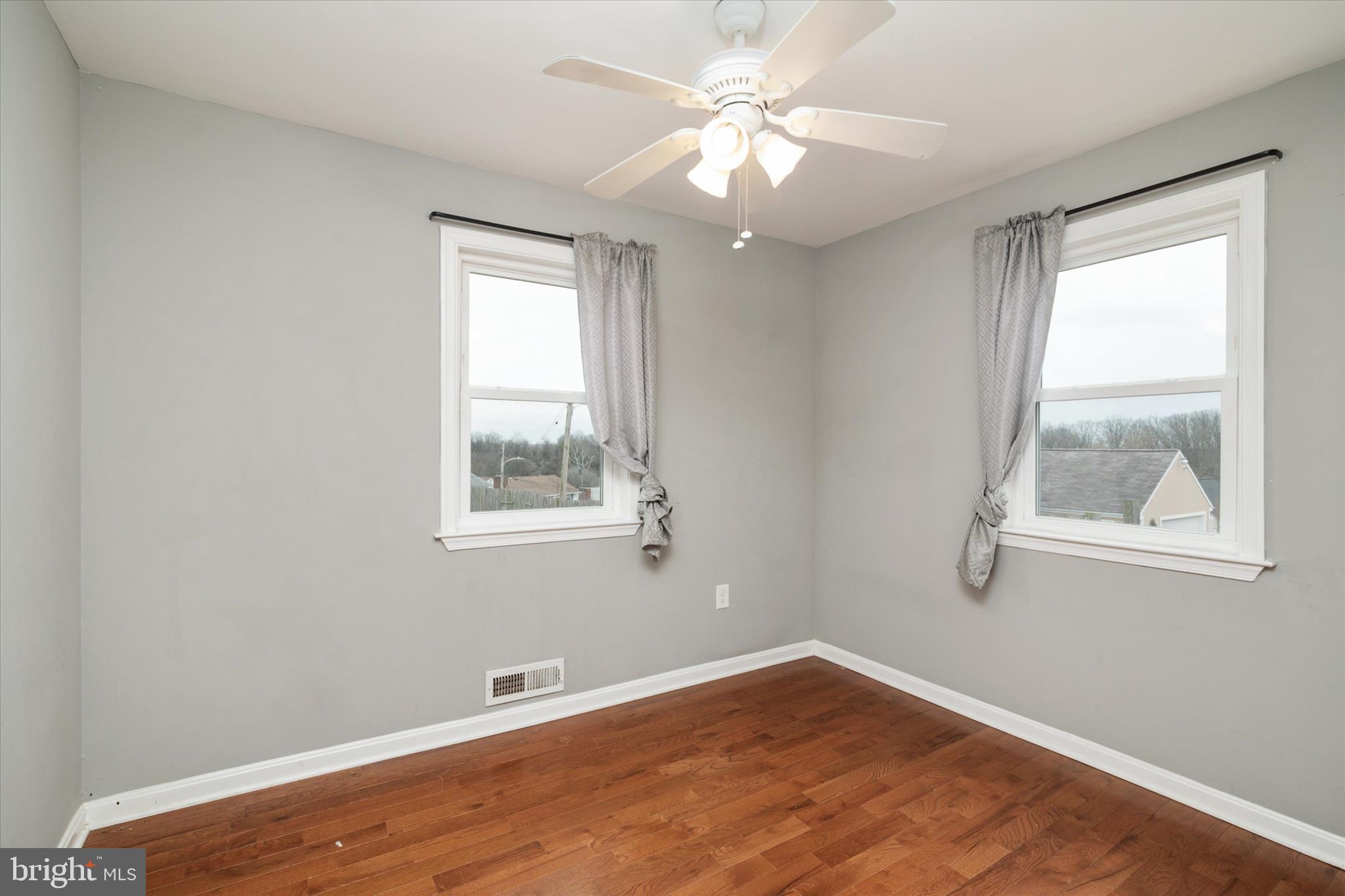 5719 Redmond Street Baltimore, MD 21225 - Photo 9 of 26