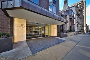 2018-32 Walnut Street, Unit 11K Philadelphia, PA 19103 - Photo 1 of 36