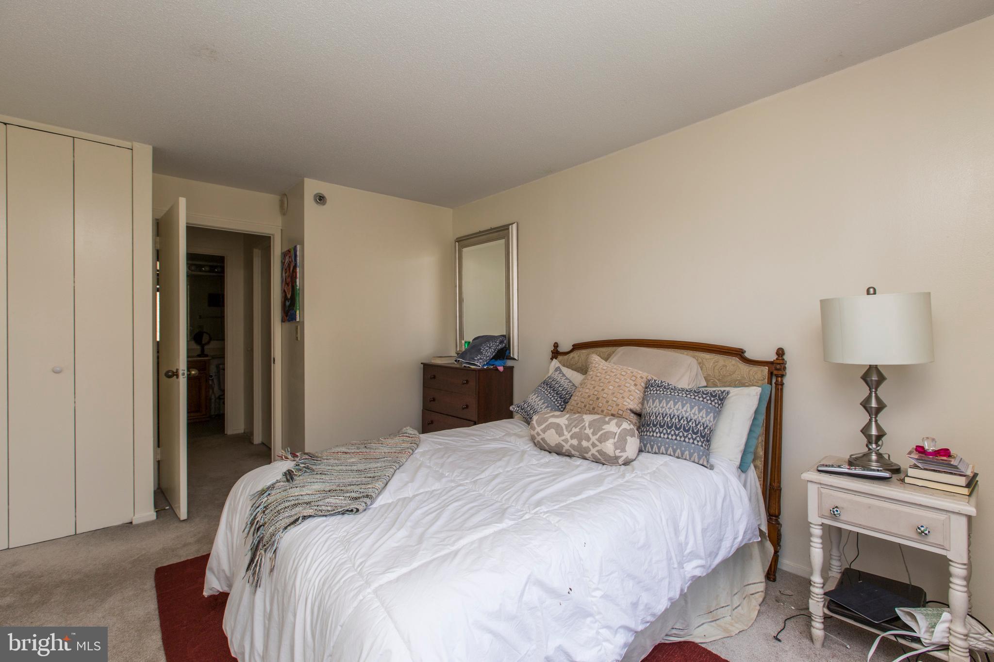 2018-32 Walnut Street, Unit 11K Philadelphia, PA 19103 - Photo 14 of 36