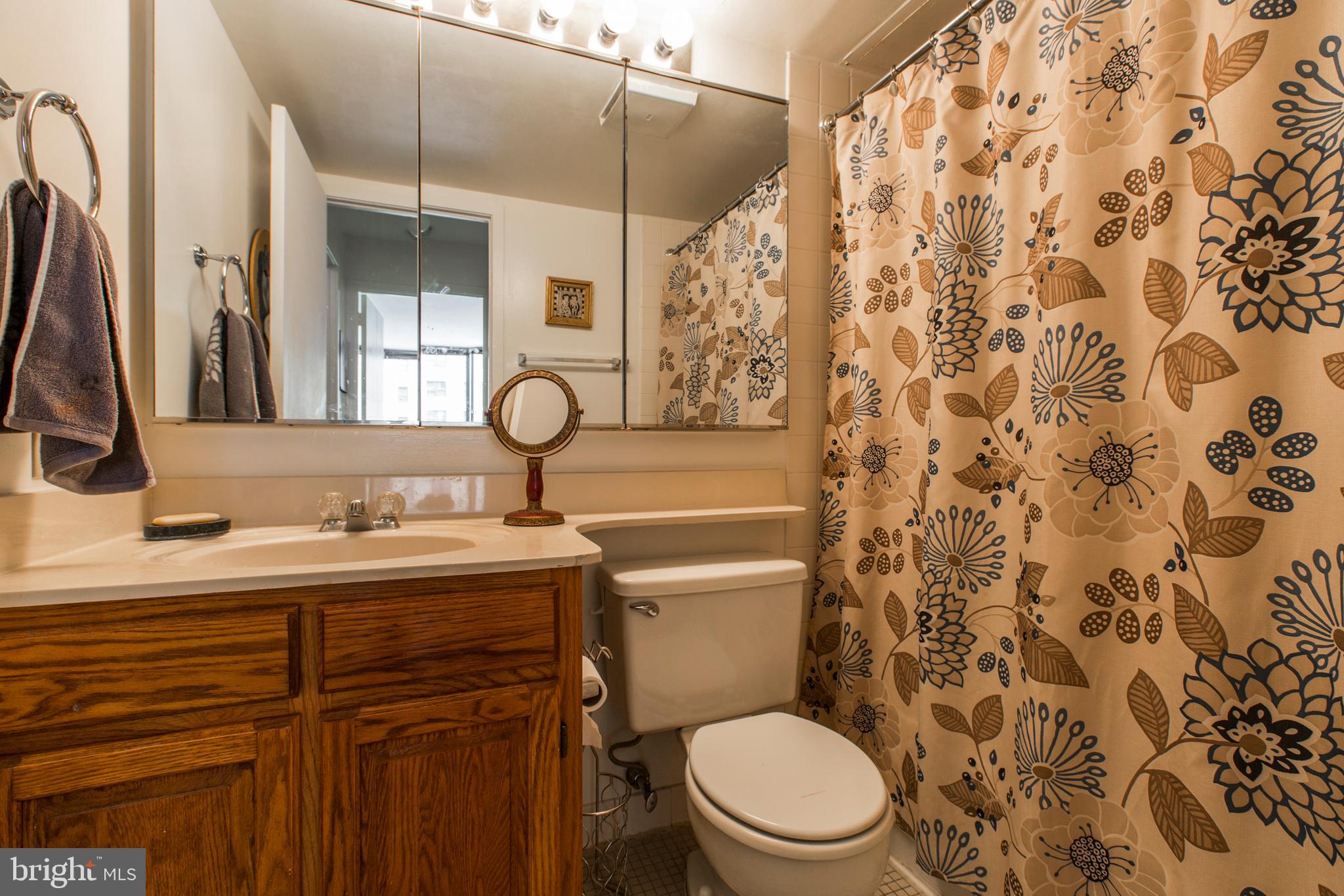 2018-32 Walnut Street, Unit 11K Philadelphia, PA 19103 - Photo 22 of 36