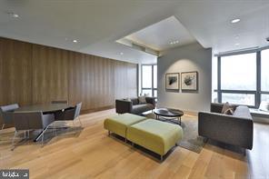 2018-32 Walnut Street, Unit 11K Philadelphia, PA 19103 - Photo 24 of 36 Community Room