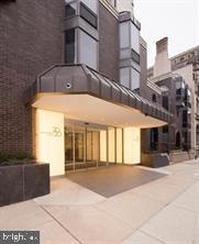 2018-32 Walnut Street, Unit 11K Philadelphia, PA 19103 - Photo 35 of 36 Entrance